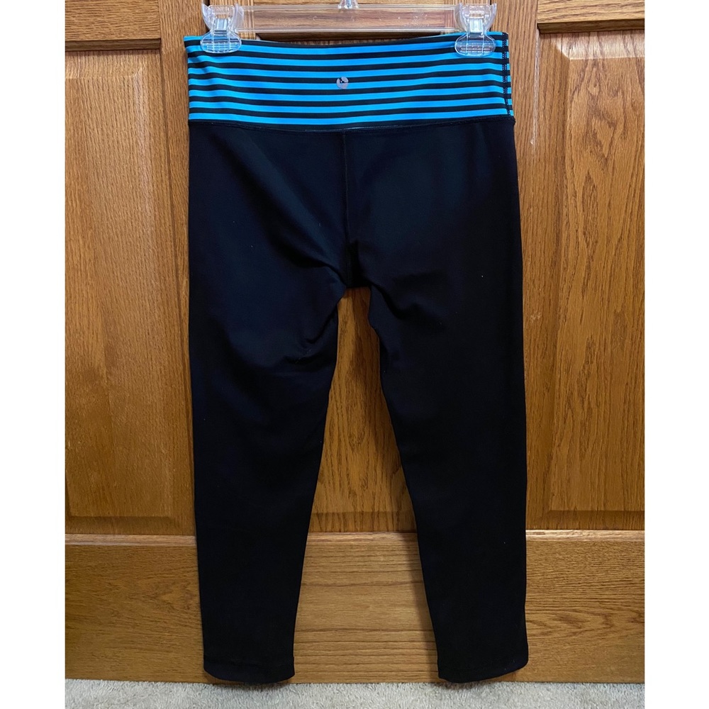 5/$25 Crop Leggings - Picture 2 of 3